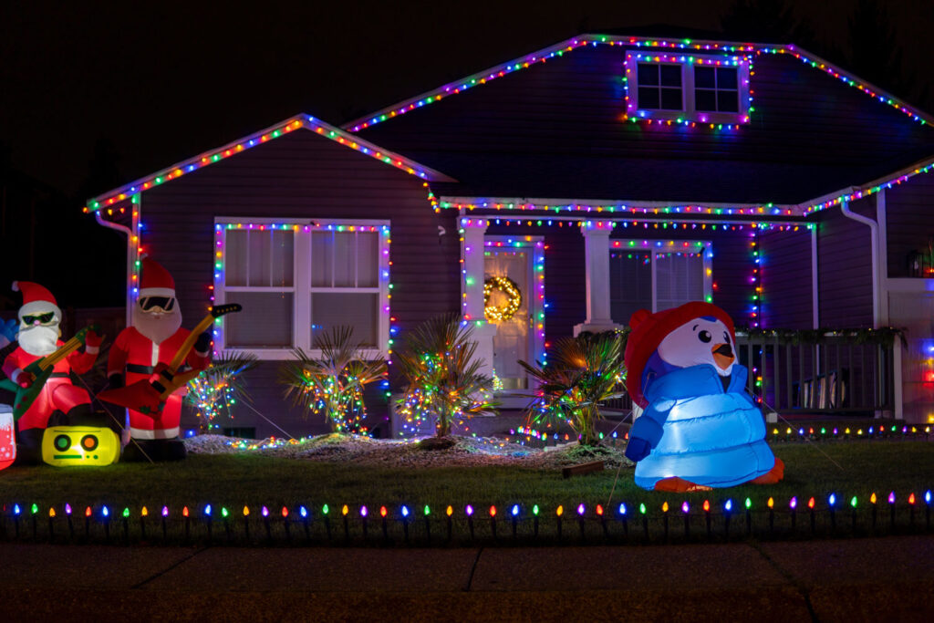 Christmas Lights Installation Simcoe County - Simcoe Home Solutions Christmas Lights Installation Simcoe County - Simcoe Home Solutions
