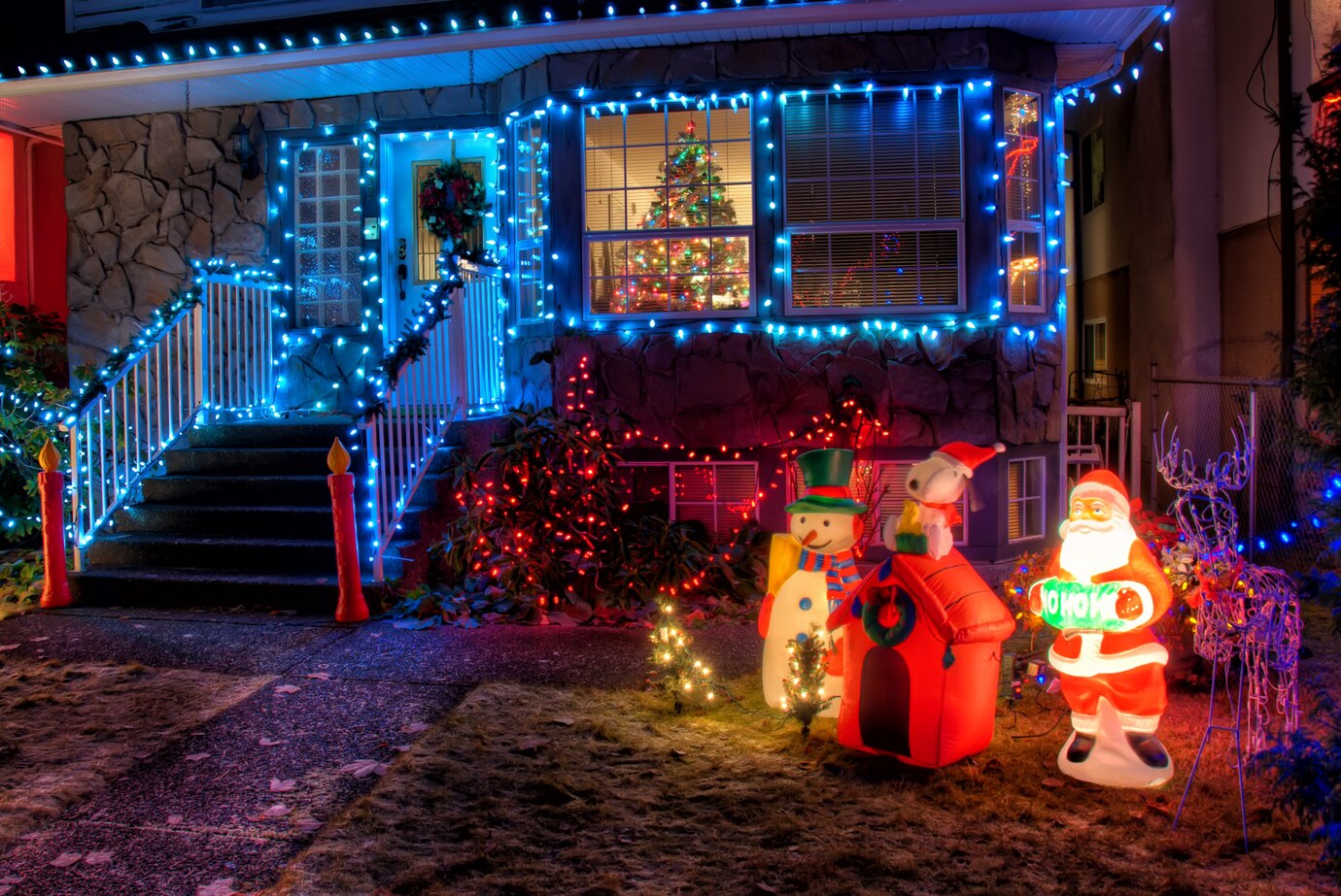 Christmas Lights Installation Simcoe County - Simcoe Home Solutions Christmas Lights Installation Simcoe County - Simcoe Home Solutions