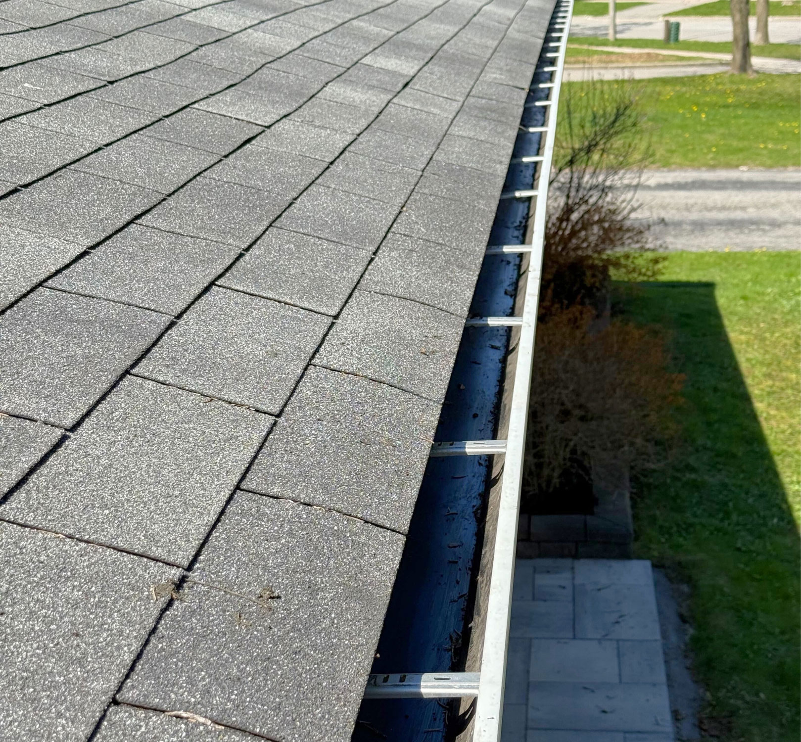 Gutter Cleaning Simcoe County - Simcoe Home Solutions