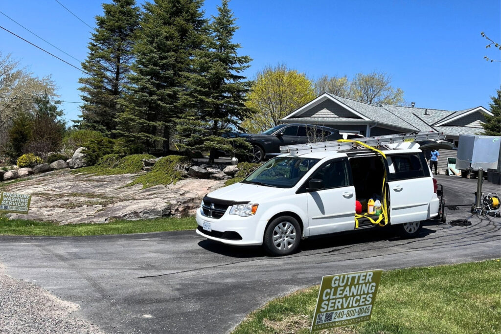 Gutter Cleaning Simcoe County - Simcoe Home Solutions
