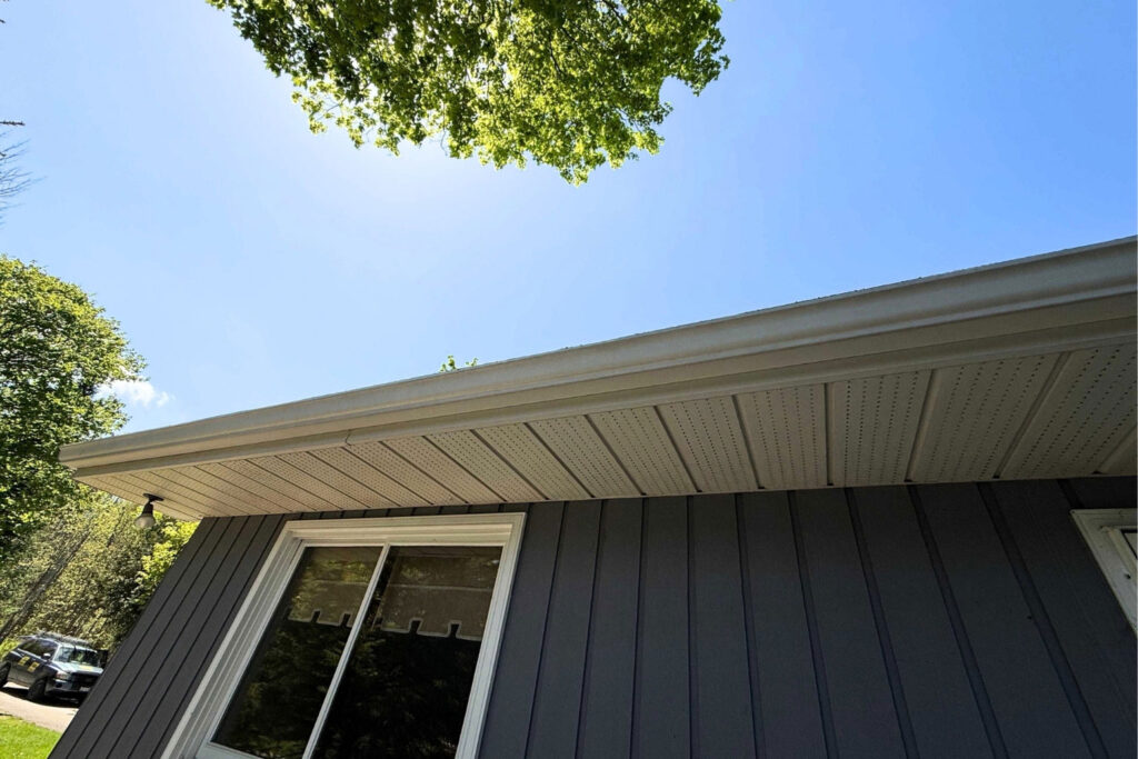 Gutter Cleaning Simcoe County - Simcoe Home Solutions