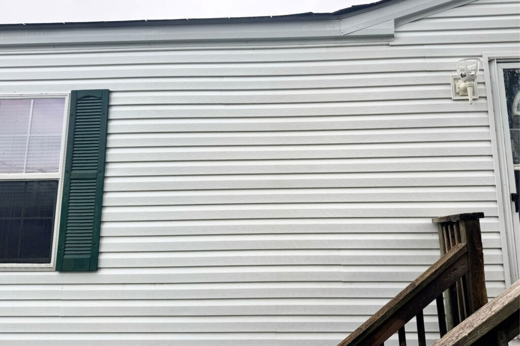 House Washing Simcoe County - Simcoe Home Solutions House Washing Simcoe County - Simcoe Home Solutions