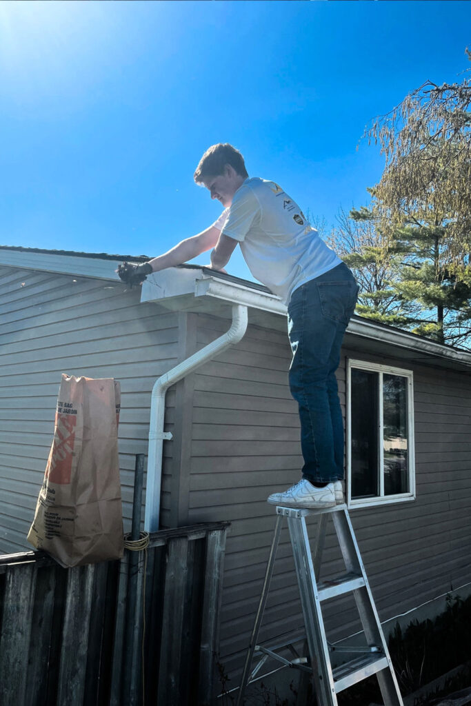 Gutter Cleaning Simcoe County - Simcoe Home Solutions
