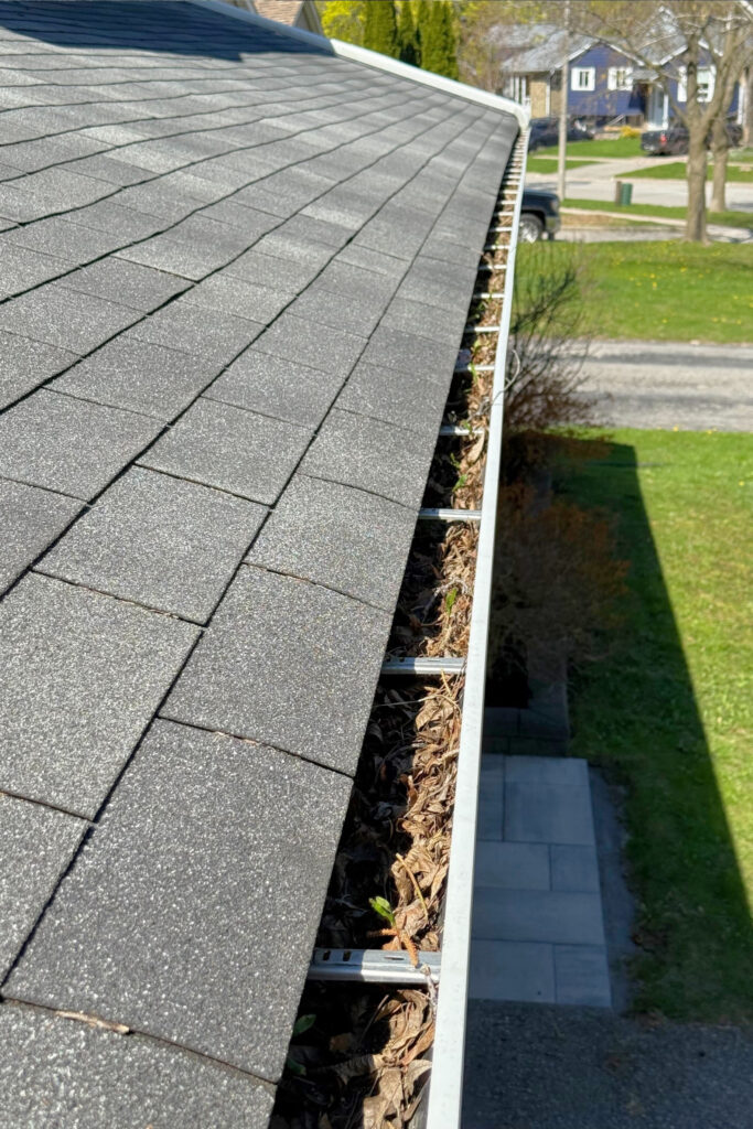 Gutter Cleaning Simcoe County - Simcoe Home Solutions