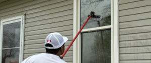 Pure Water Cleaning: Water Fed Pole vs Traditional Squeegee