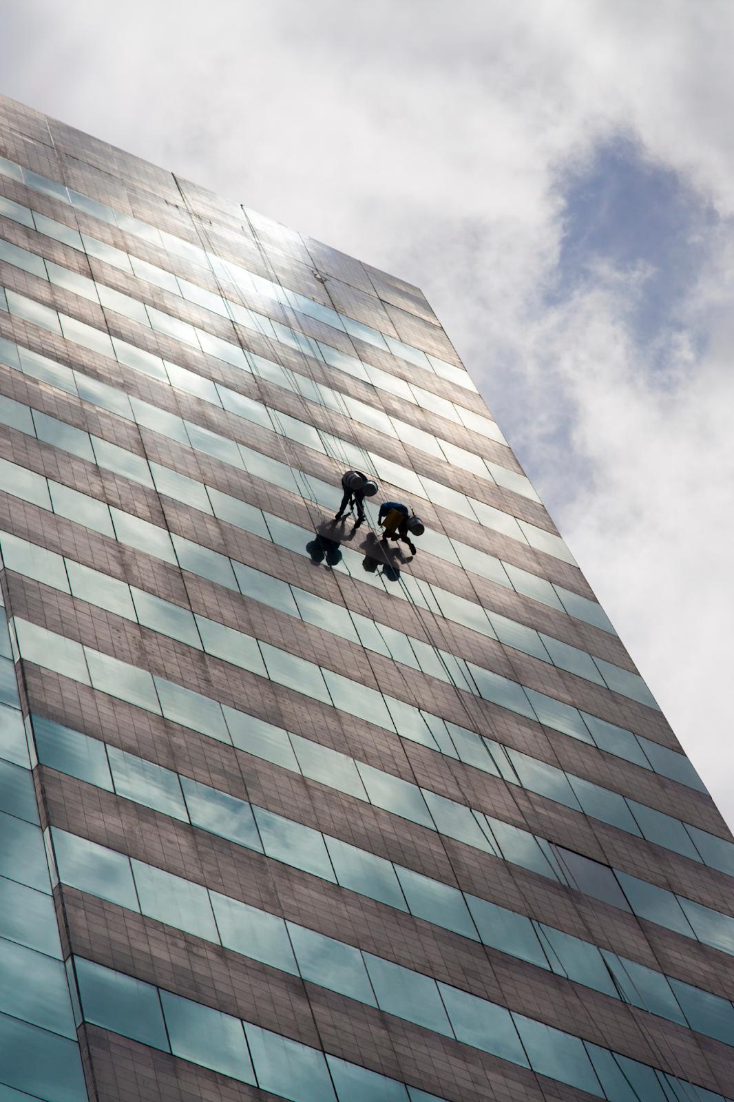 Specialised High-Rise Window Cleaning Equipment & Expertise